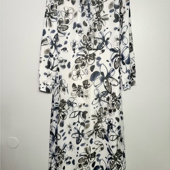 Modest dress super cute worn once SIZE MEDIUM - Picture 2 of 6